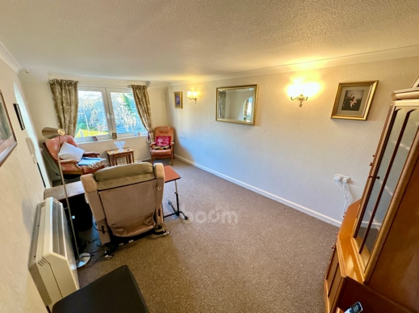 Images for Flat 40 Homeshaw House, 27 Broomhill Gardens, Newton Mearns, Glasgow, G77 5HP, UK