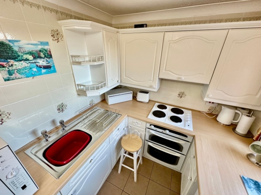 Images for Flat 40 Homeshaw House, 27 Broomhill Gardens, Newton Mearns, Glasgow, G77 5HP, UK