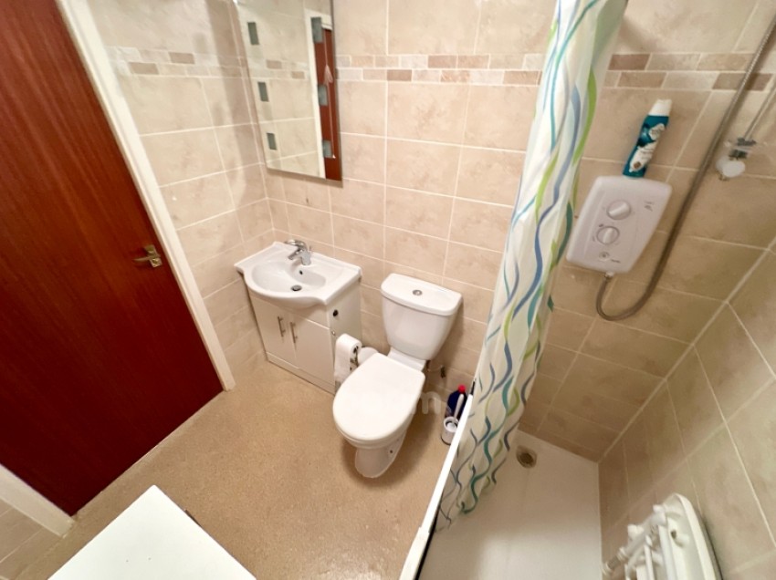 Images for Flat 40 Homeshaw House, 27 Broomhill Gardens, Newton Mearns, Glasgow, G77 5HP, UK
