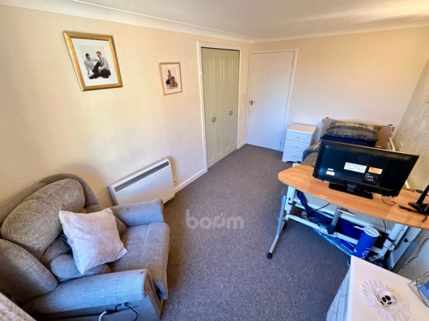 Images for Flat 40 Homeshaw House, 27 Broomhill Gardens, Newton Mearns, Glasgow, G77 5HP, UK