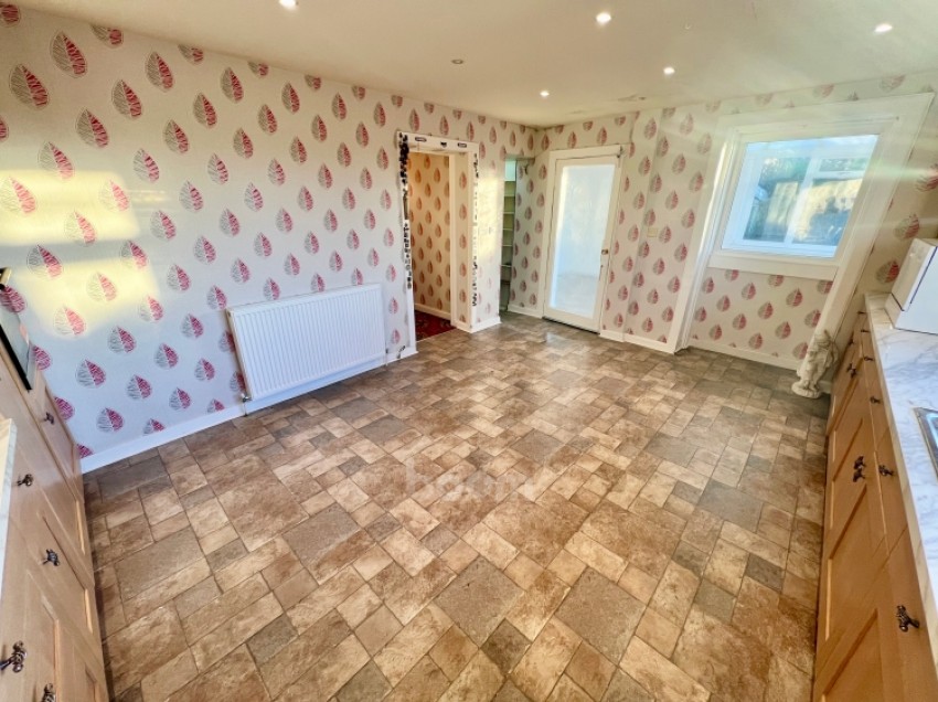 Images for 27 Auldlea Road, Beith, Ayrshire, KA15 2DA, UK