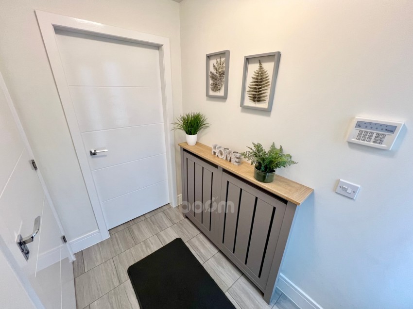 Images for 8 Nairn Drive, Bishopton
