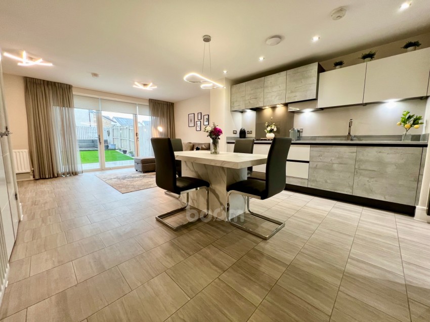 Images for 8 Nairn Drive, Bishopton