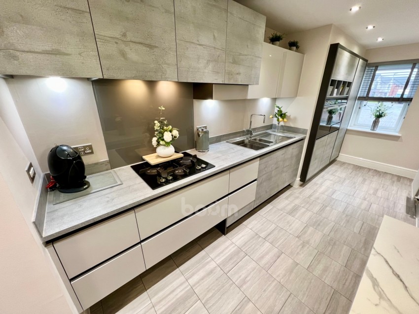 Images for 8 Nairn Drive, Bishopton