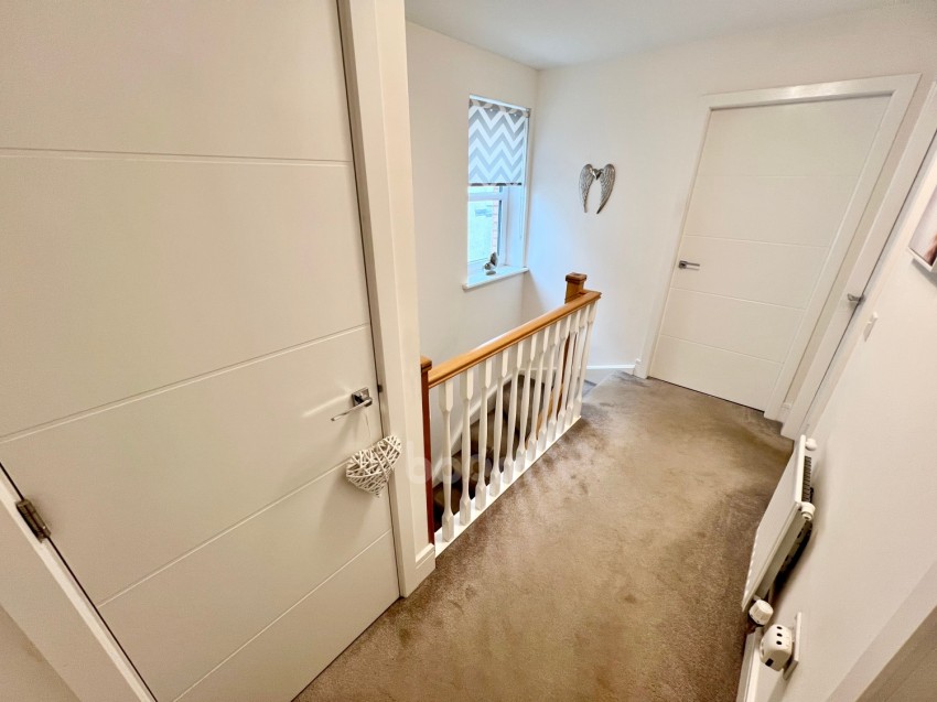 Images for 8 Nairn Drive, Bishopton