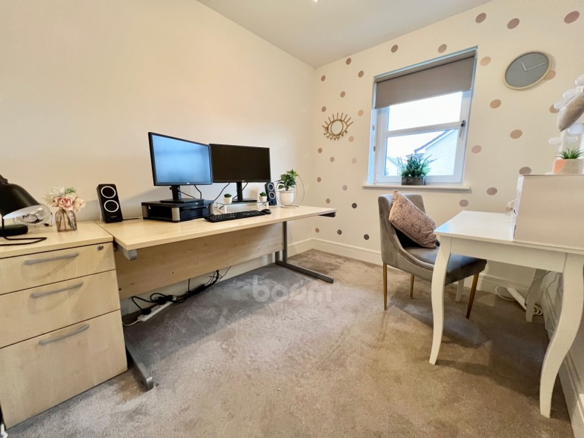 Images for 8 Nairn Drive, Bishopton