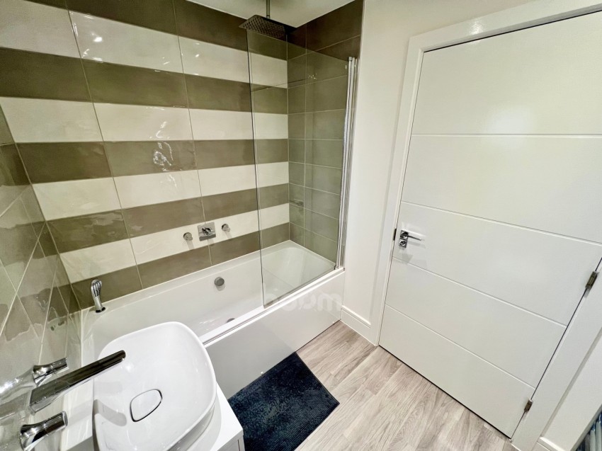 Images for 8 Nairn Drive, Bishopton