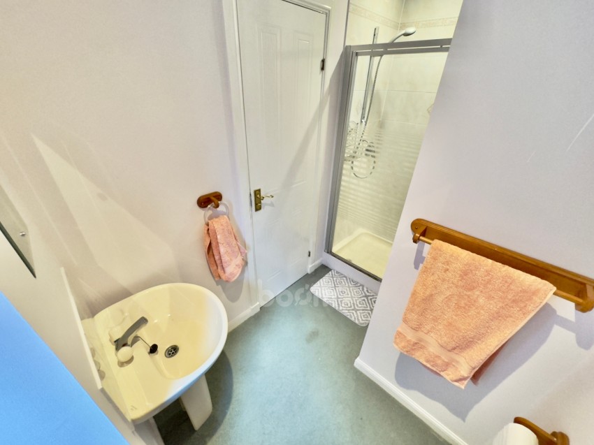 Images for 46 Linister Crescent, Howwood
