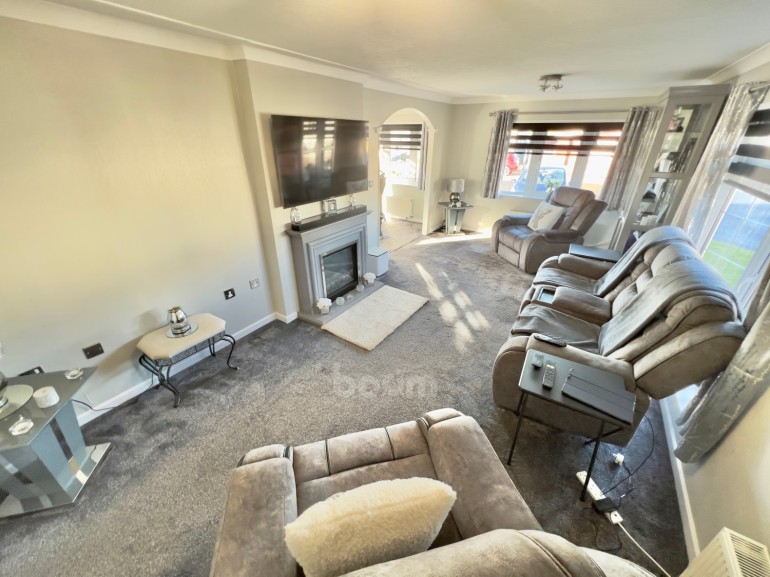 21 Willow Park, Lochlibo Road, Beith