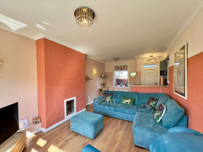 Images for 13 Dipple View, Kilbirnie