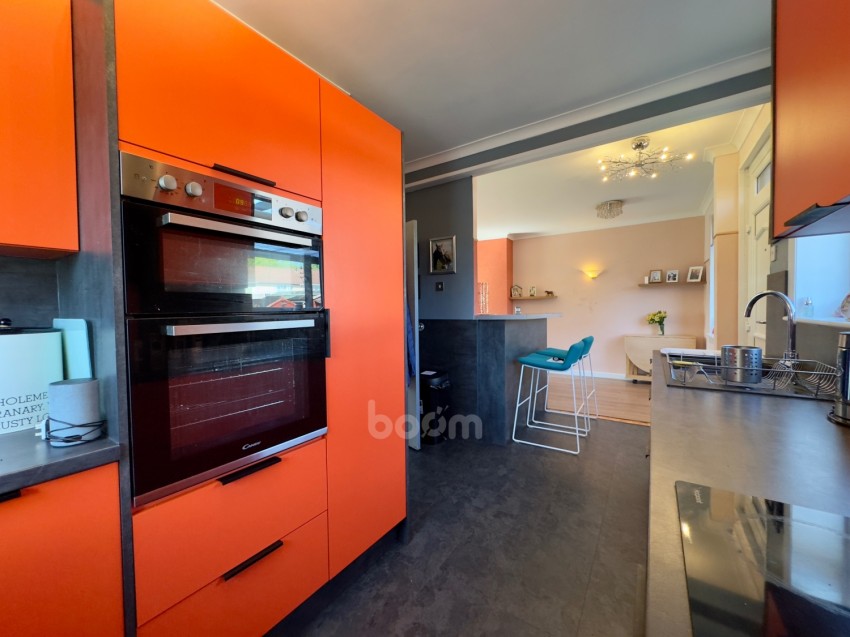 Images for 13 Dipple View, Kilbirnie