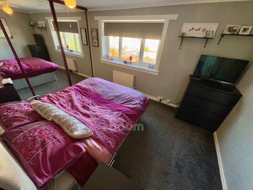 Images for 13 Dipple View, Kilbirnie