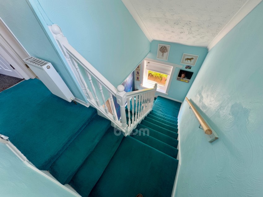 Images for 13 Dipple View, Kilbirnie