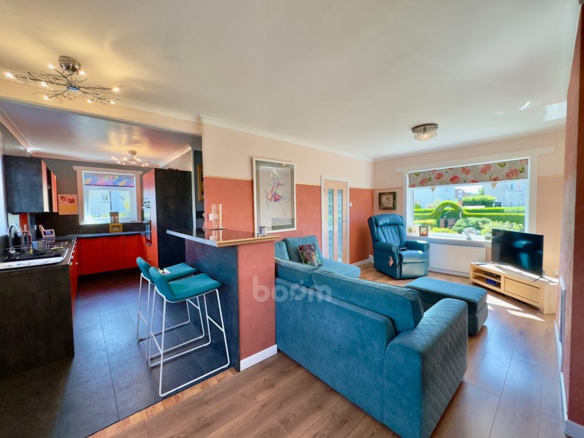 Images for 13 Dipple View, Kilbirnie