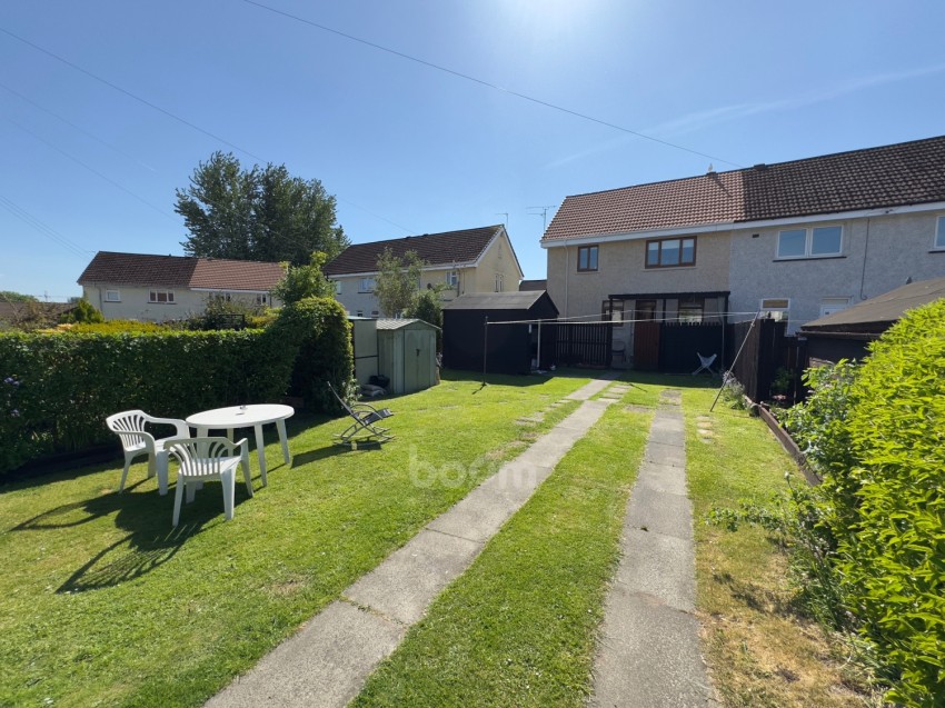 Images for 13 Dipple View, Kilbirnie