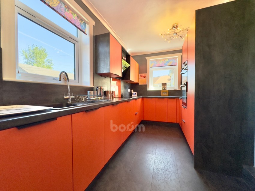 Images for 13 Dipple View, Kilbirnie