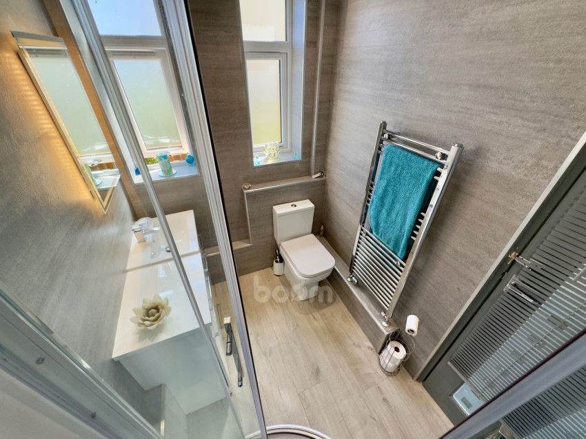 Images for 13 Dipple View, Kilbirnie