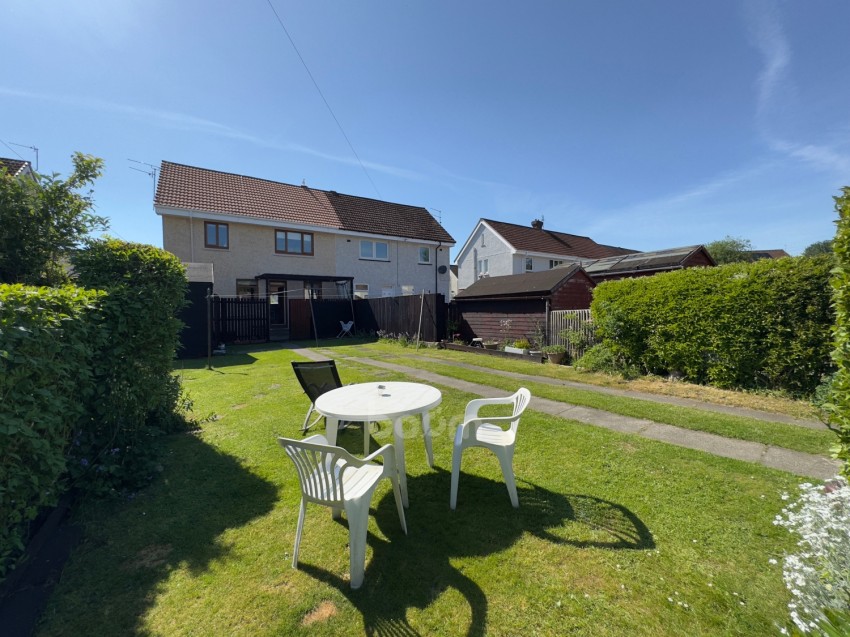 Images for 13 Dipple View, Kilbirnie