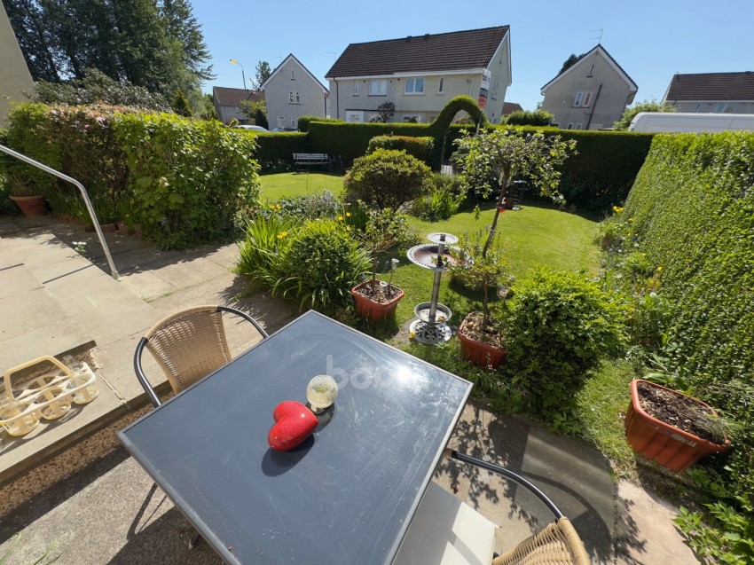 Images for 13 Dipple View, Kilbirnie