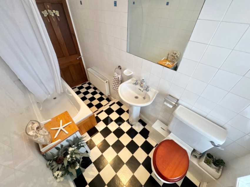 Images for Flat 2/1 37 Whitehaugh Drive, Paisley, Renfrewshire, PA1 3PG, UK
