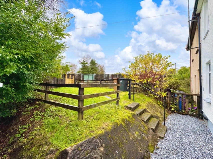 Images for 25 Longbar Avenue, Glengarnock, Beith, Ayrshire, KA14 3BW, UK