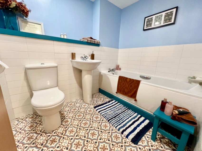 Images for Flat 1/2 828 Maryhill Road, Glasgow, G20 7TB, UK