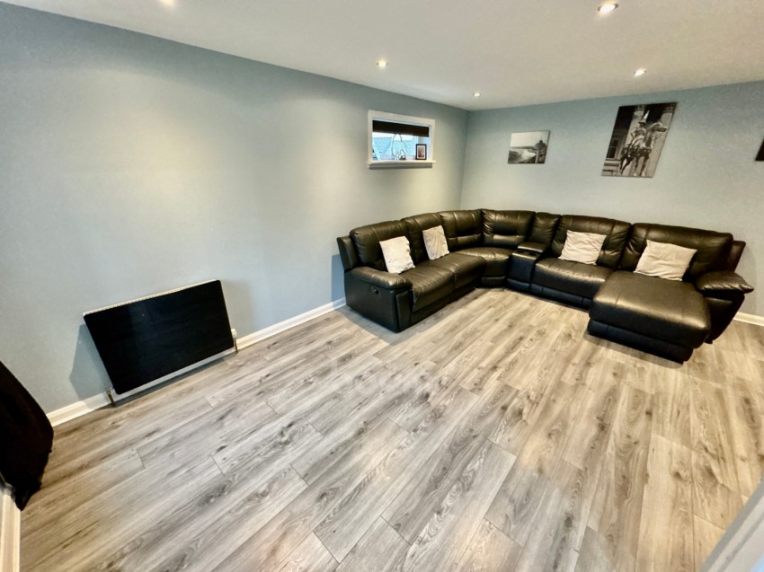 Images for 23 Parkhill, Erskine