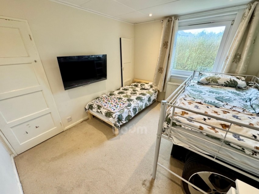 Images for 14 Cartha Crescent, Paisley, Renfrewshire, PA2 7HE, UK