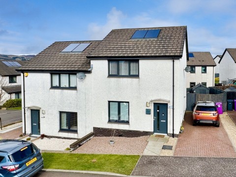 View Full Details for 12 Auldlea Gardens, Beith