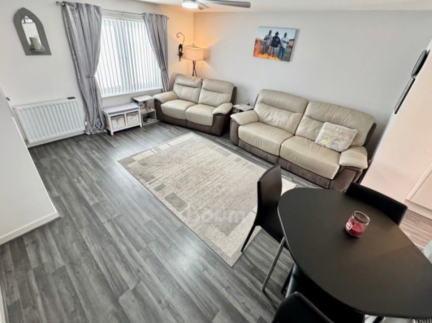 Images for 12 Auldlea Gardens, Beith, Ayrshire, KA15 2EP, UK