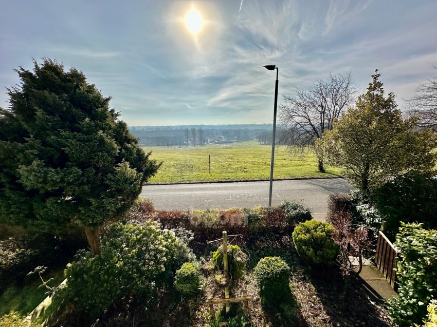 Images for 20 Ladysmith Road, Kilbirnie