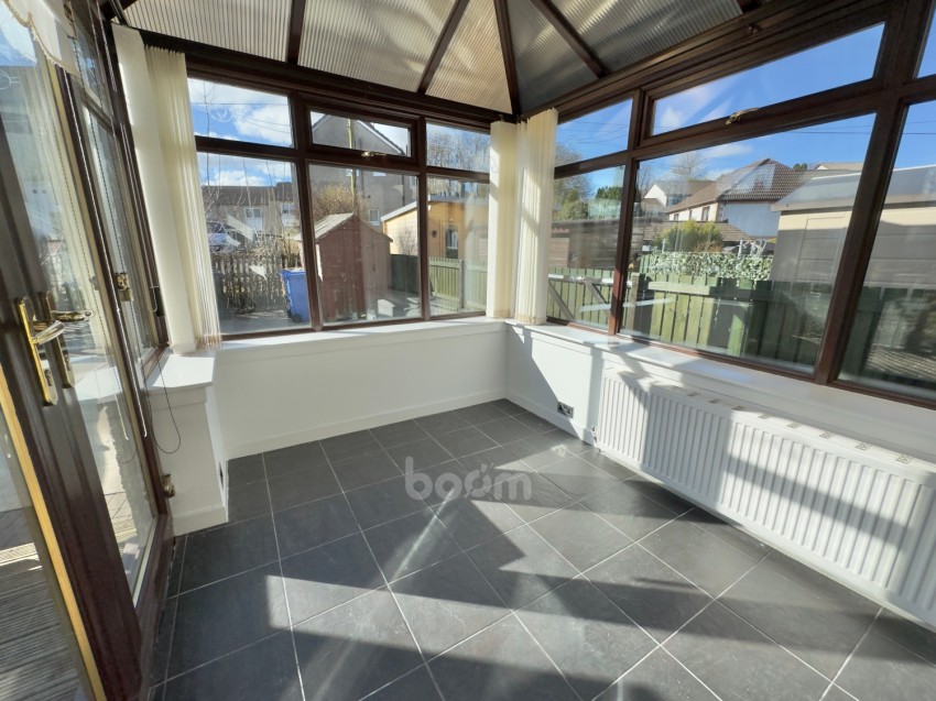 Images for 52 Montgomery Avenue, Beith