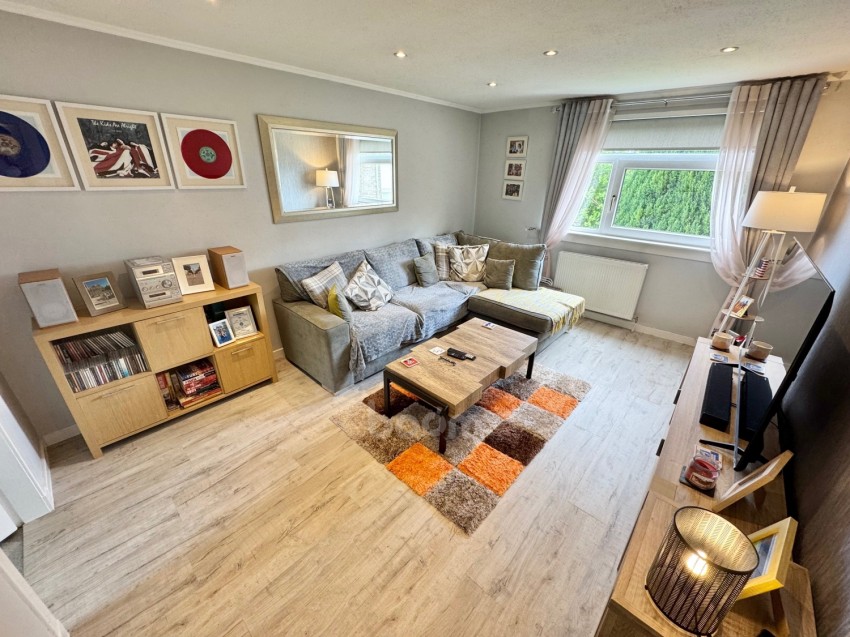 Images for 8 Lounsdale Crescent, Paisley
