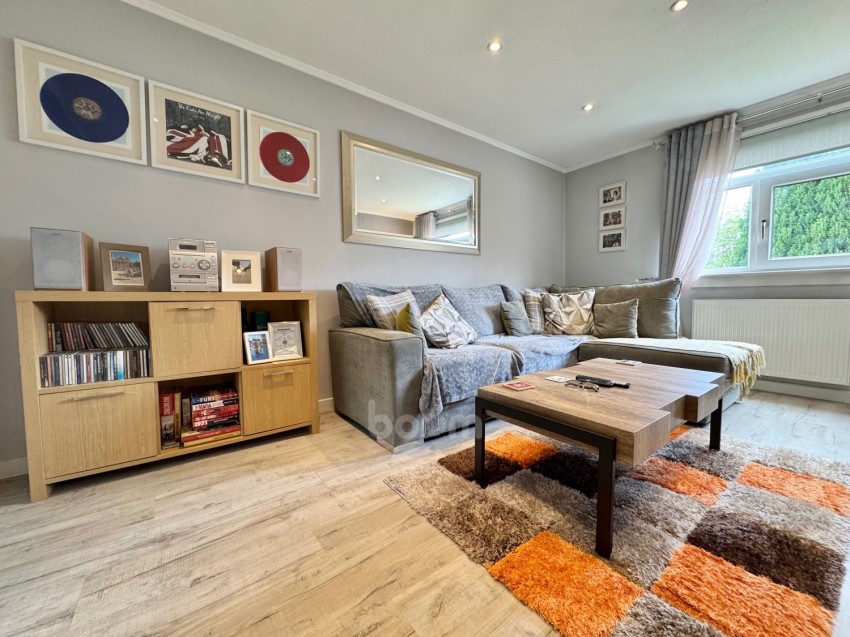 Images for 8 Lounsdale Crescent, Paisley