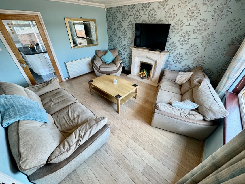 Images for 8 Burnside Grove, Johnstone