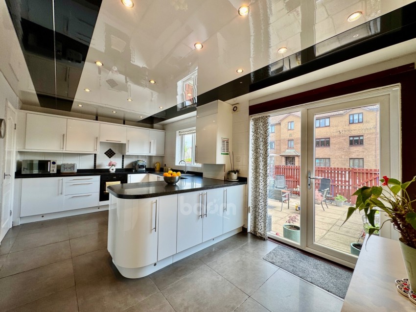 Images for 8 Burnside Grove, Johnstone