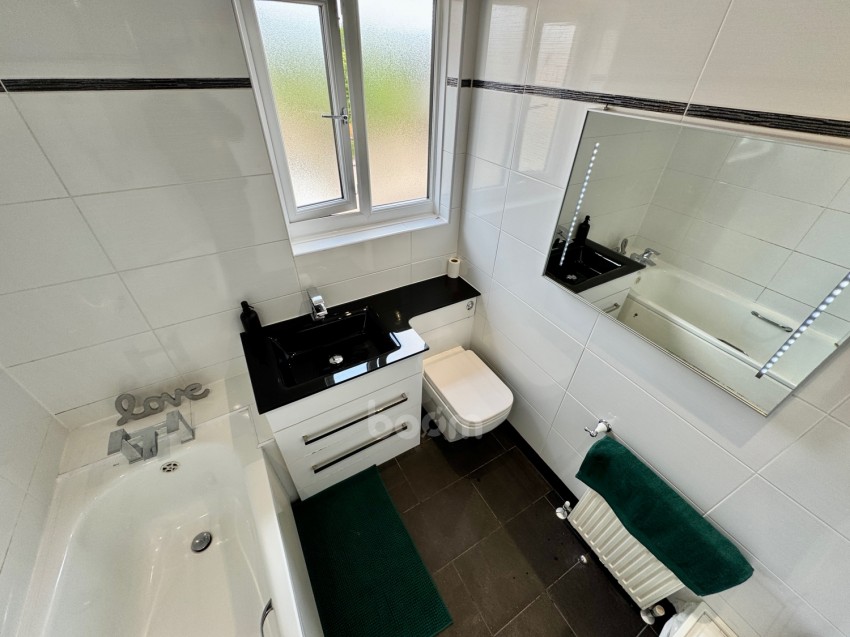 Images for 8 Burnside Grove, Johnstone