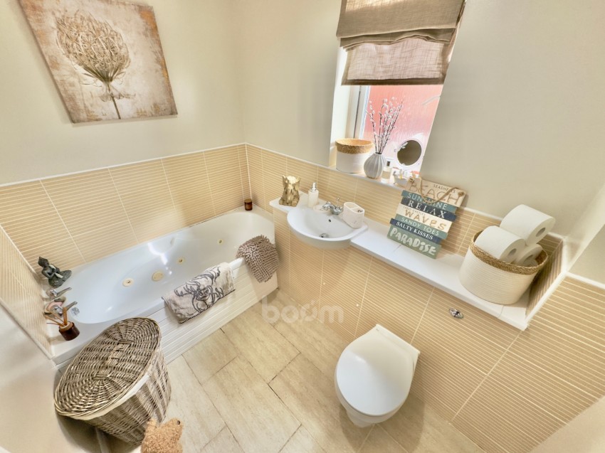 Images for 7 Caaf Close, Dalry