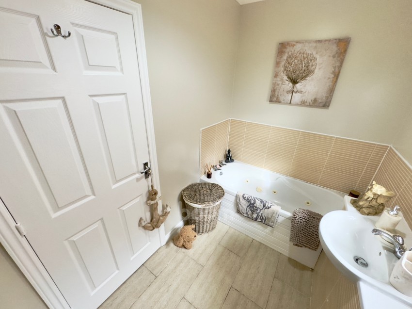 Images for 7 Caaf Close, Dalry