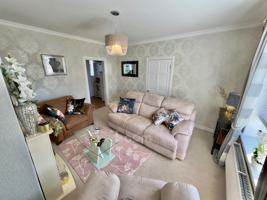 Images for 31 Longbar Avenue, Glengarnock