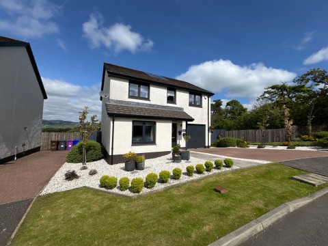 View Full Details for 61 Auldlea Gardens, Beith