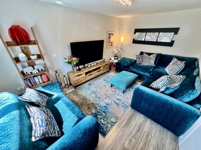 Images for 61 Auldlea Gardens, Beith