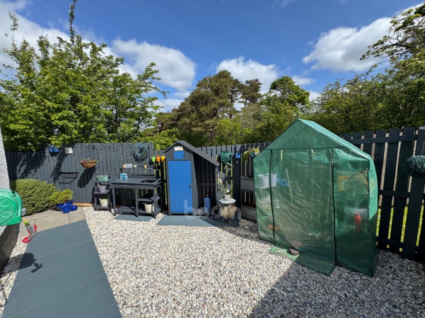 Images for 61 Auldlea Gardens, Beith