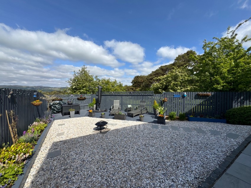 Images for 61 Auldlea Gardens, Beith