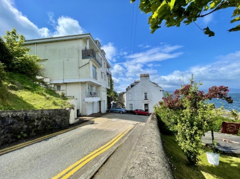 View Full Details for Flat E 71 Victoria Road, Gourock, Renfrewshire, PA19 1DB, UK