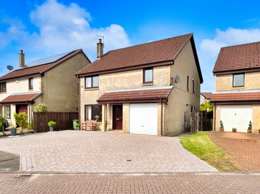 Images for 3 Sandpiper Road, Lochwinnoch, Renfrewshire, PA12 4NB, UK