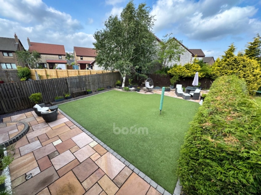 Images for 3 Sandpiper Road, Lochwinnoch, Renfrewshire, PA12 4NB, UK