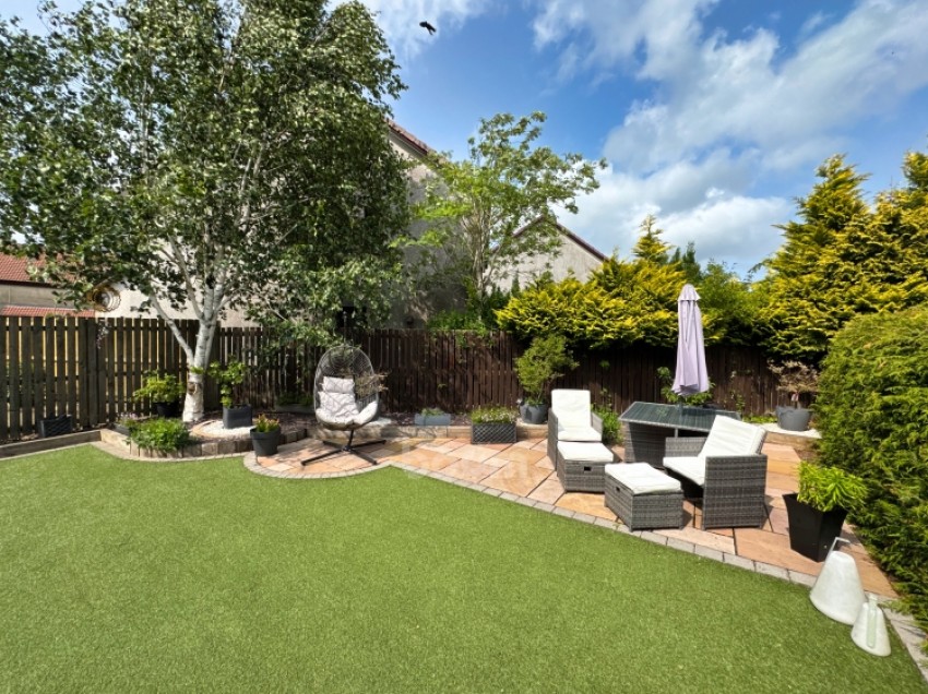Images for 3 Sandpiper Road, Lochwinnoch, Renfrewshire, PA12 4NB, UK