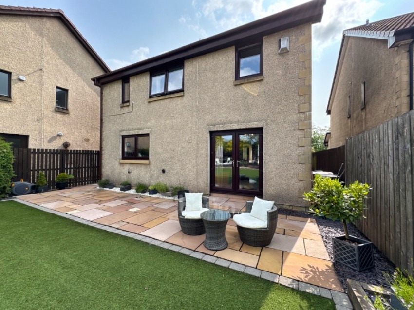 Images for 3 Sandpiper Road, Lochwinnoch, Renfrewshire, PA12 4NB, UK