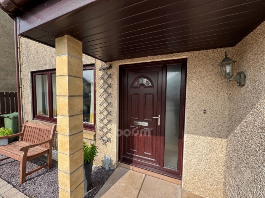 Images for 3 Sandpiper Road, Lochwinnoch, Renfrewshire, PA12 4NB, UK